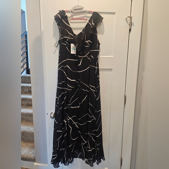 NWT! DKNY Womens Black WHITE Detail Sleeveless V Neck Maxi Dress SZ 16 - Picture 5 of 9